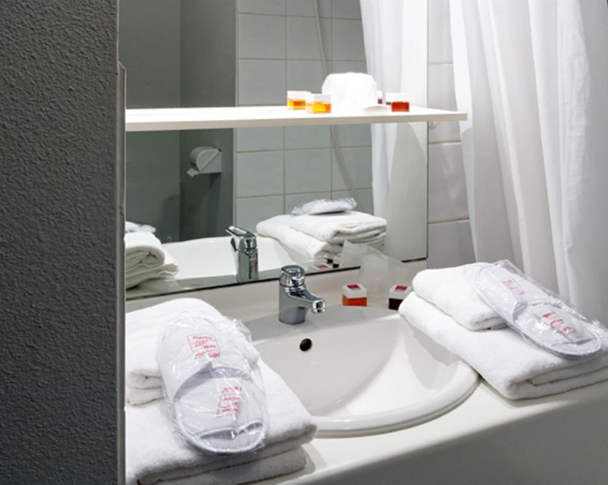 Sejours & Affaires Tours Leonard De Vinci Aparthotel Exterior foto